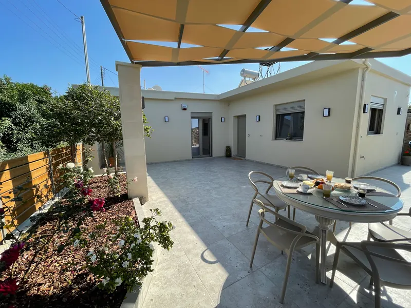 The terrace under the pergola
